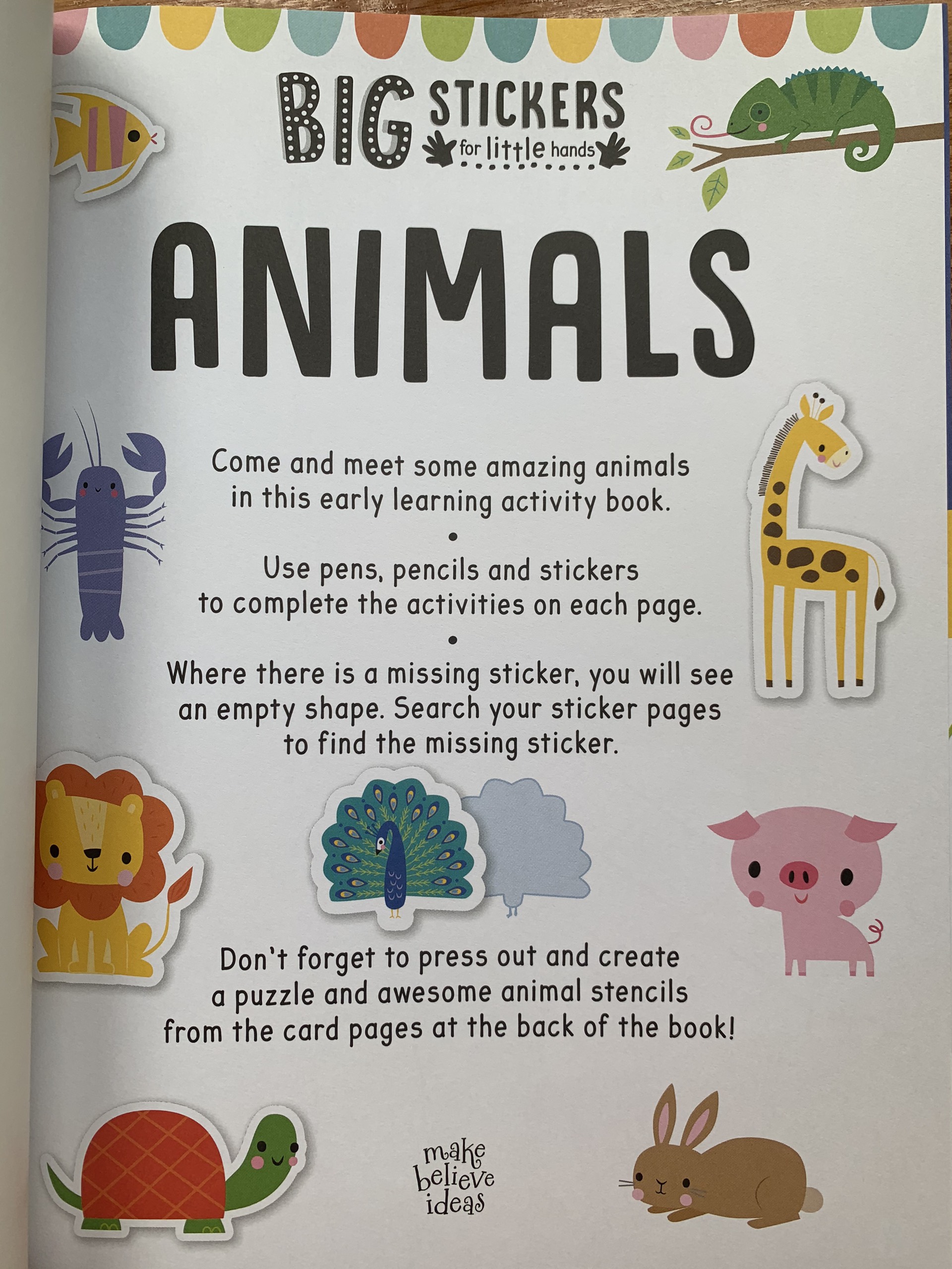 Sách tương tác sticker – Các bạn động vật - Animals (Sticker activity book)