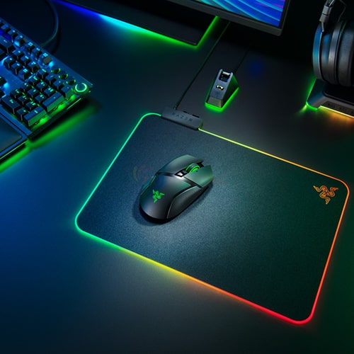 Chuột không dây Gaming Razer Basilisk Ultimate with Charging Dock RZ01-03170100-R3A1 - Hàng chính hãng