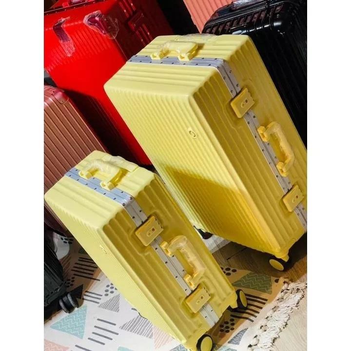 Vali Khung Nhôm Khóa Sập Kèm Áo Bọc Thời Trang 20inch &amp; 24inch - Màu Vàng (Yellow)