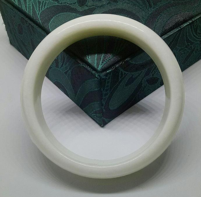 Vòng Tay Ngọc Serpentine Trắng