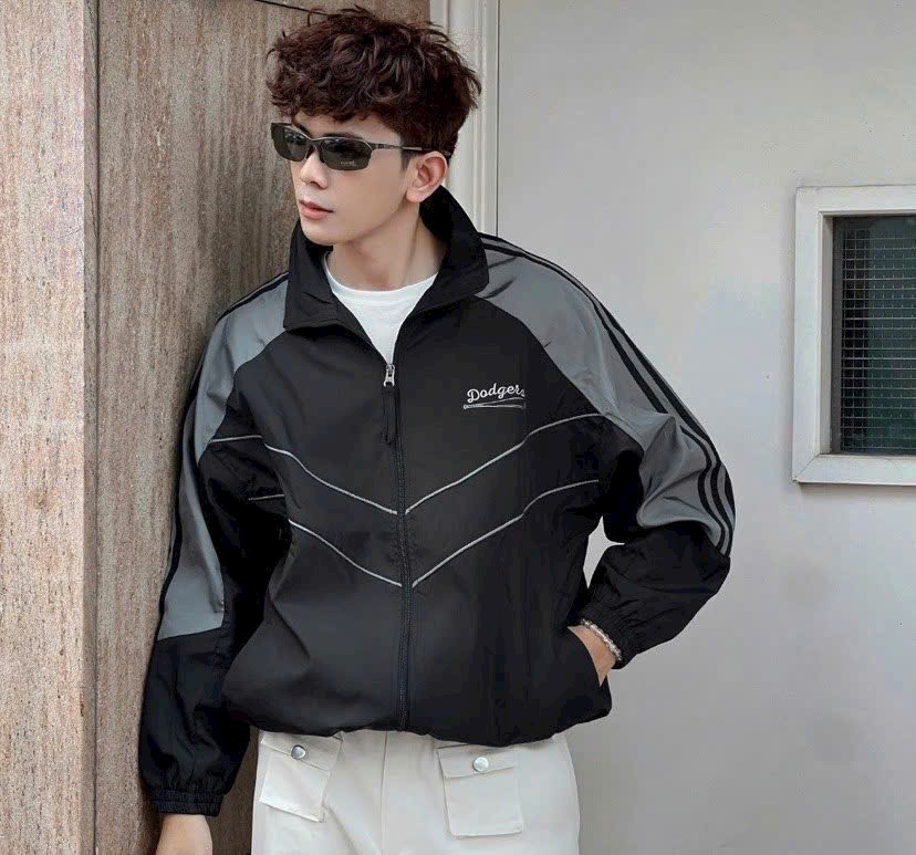 ÁO KHOÁC GIÓ FORM RỘNG SIÊU CÁ TINH  dù 2 lớp áo gió jacket nam nữ trẻ trung năng động cá tính cao cấp unisex form rộng, Áo Khoác Dù Dodgers Logo Dáng Form Rộng Có Kẻ Sọc Viền Chất Vải Thoáng Mát Cổ phong cách hàn quốc