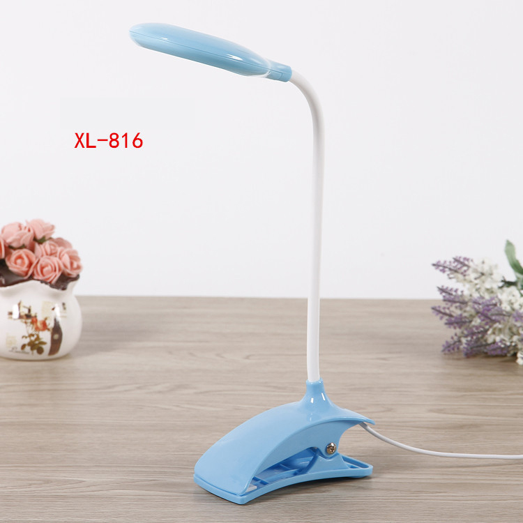 Đèn LED đọc sách học tập bảo vệ mắt đa năng XL-816