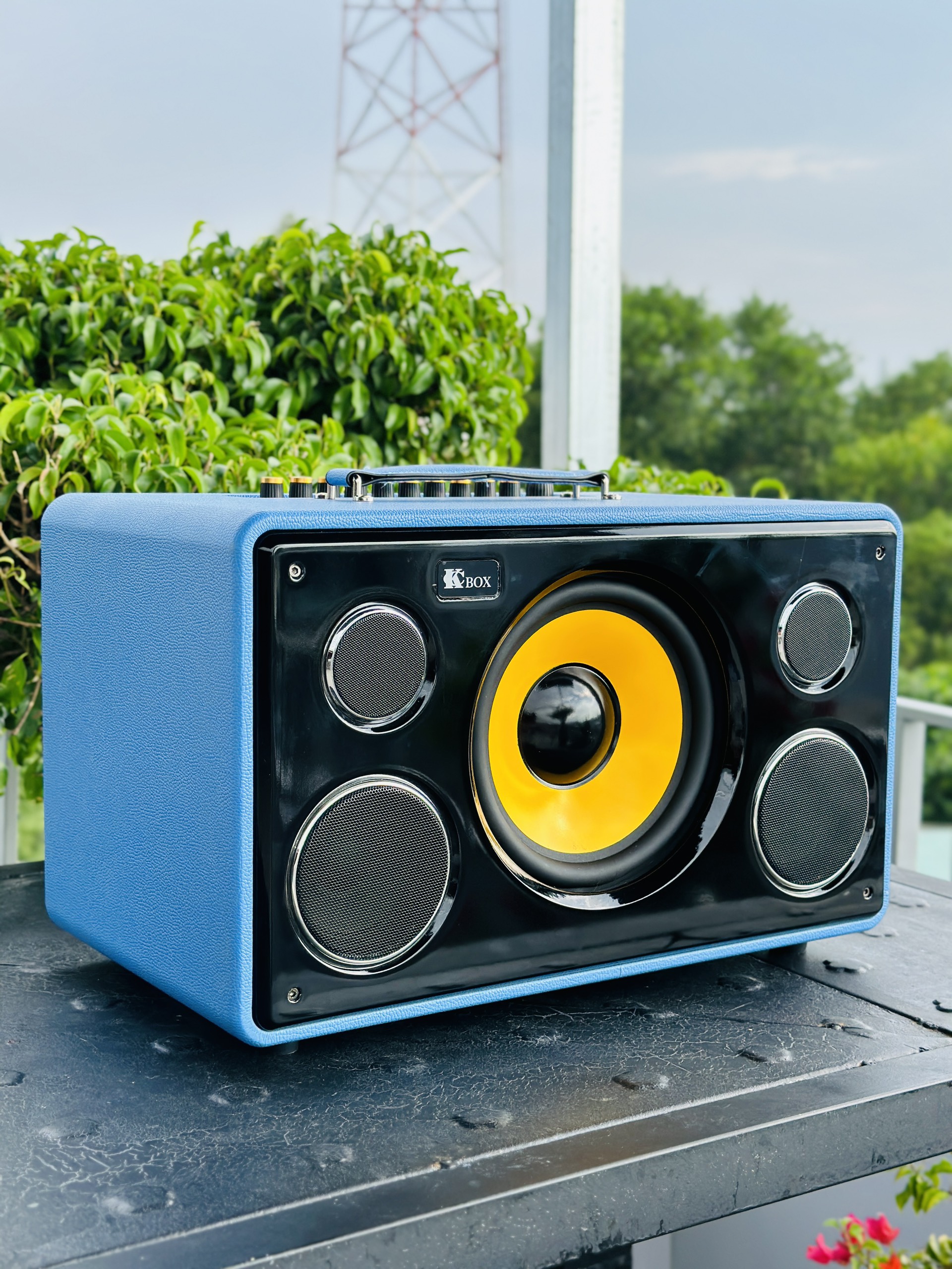 LOA XÁCH TAY KCBOX KC S8 KÈM 2MIC CÔNG SUẤT 200WAT NGOẠI HÌNH GỌN NHẸ TINH TẾ -BASS SIÊU TRẦM CHO BẠN TRÃI NGHIỆM KARAOKE NGHE NHẠC TUYỆT HẢO