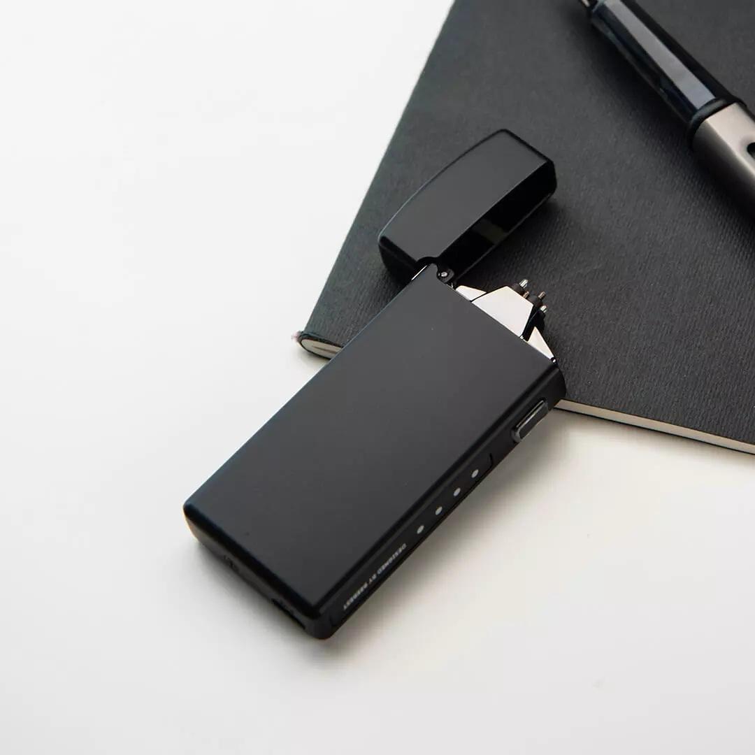 Quảng cáo cực ong hồ quang sạc bật lửa USB di động ngoài trời chống gió sáng tạo cảm ứng bật lửa điện tử