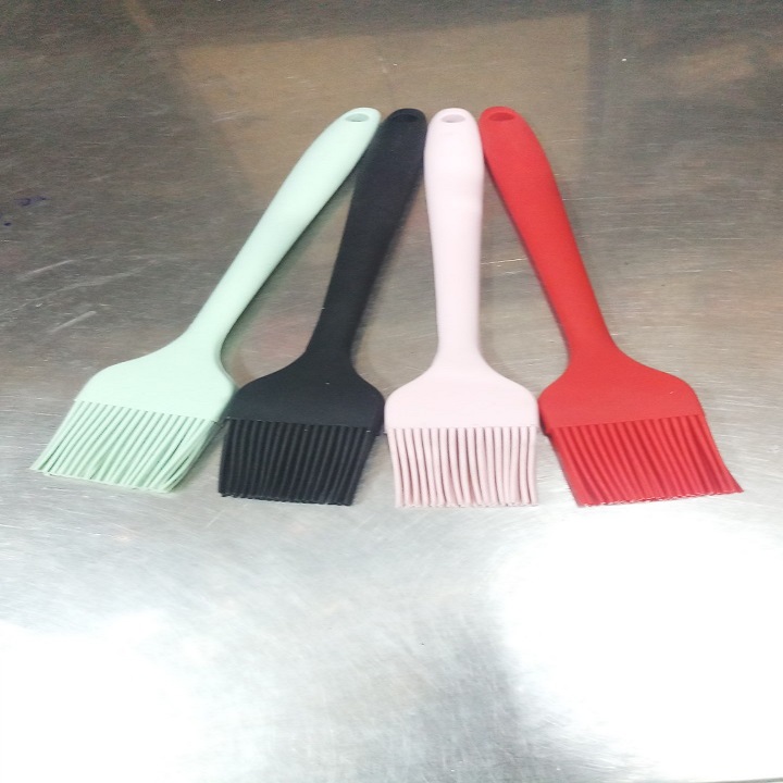 CHỈA QUAY HEO CÁN GỖ 2 CHIA TẶNG KÈM 1 CỌ SILICON QUÉT DẦU.