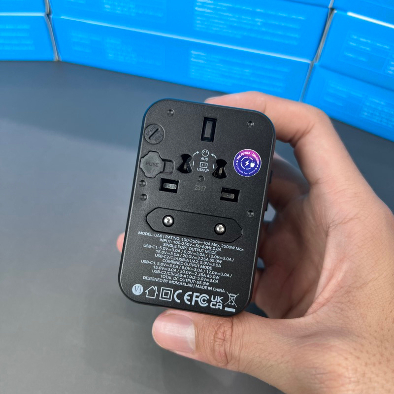 Ổ Cắm Du Lịch Momax UA8 1-World 65W GaN Tiện Lợi, Nhỏ Gọn với nhiều ổ cắm thông dụng nhiều quốc gia AU/US/UK/JP/EU - Hàng chính hãng