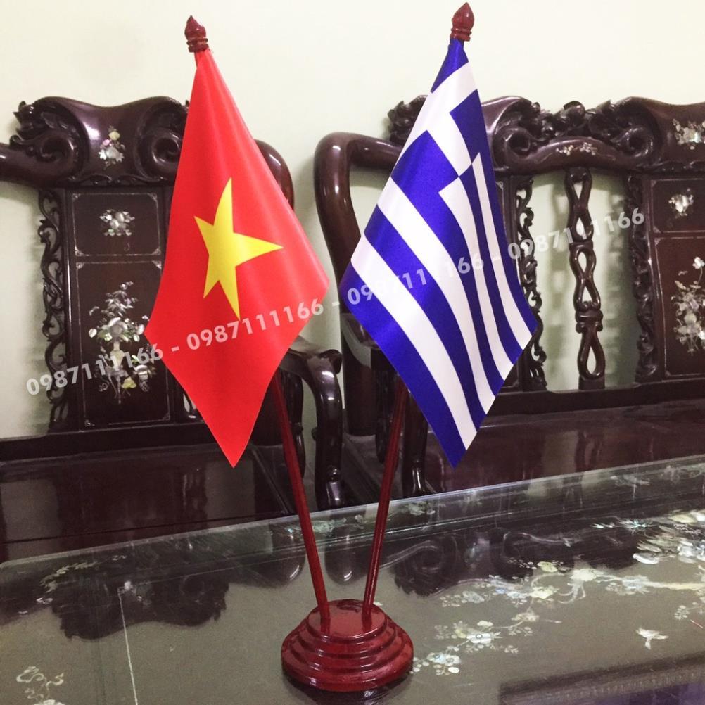 Cờ Để Bàn Đế gỗ Cắm 2 cờ Việt Nam - Hylap In Kỹ Thuật Số