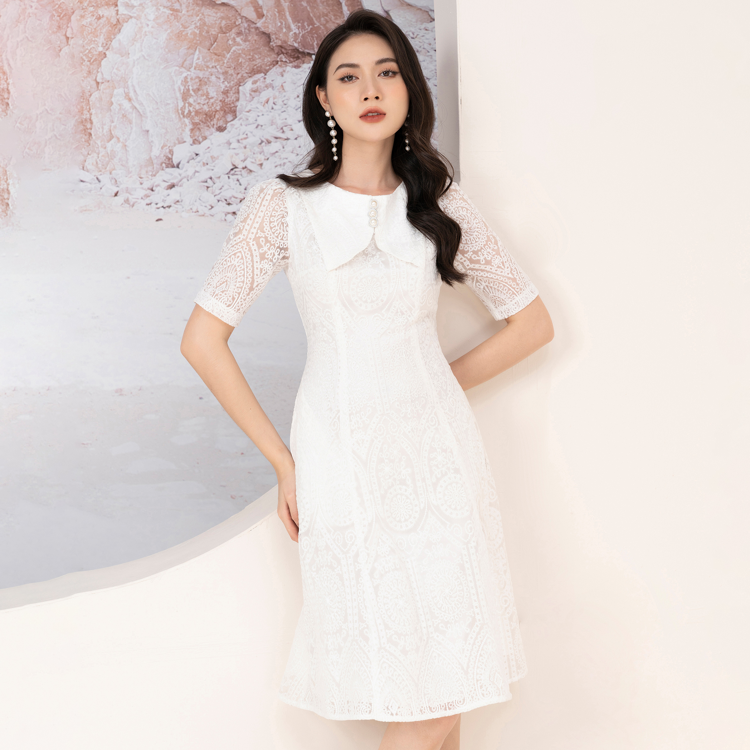 Đầm Ren Thiết Kế Trẻ Trung UK Fashion Cổ Phối Nơ Thanh Lịch, Chất Vải Ren Nhập Hàn NKDV2210001