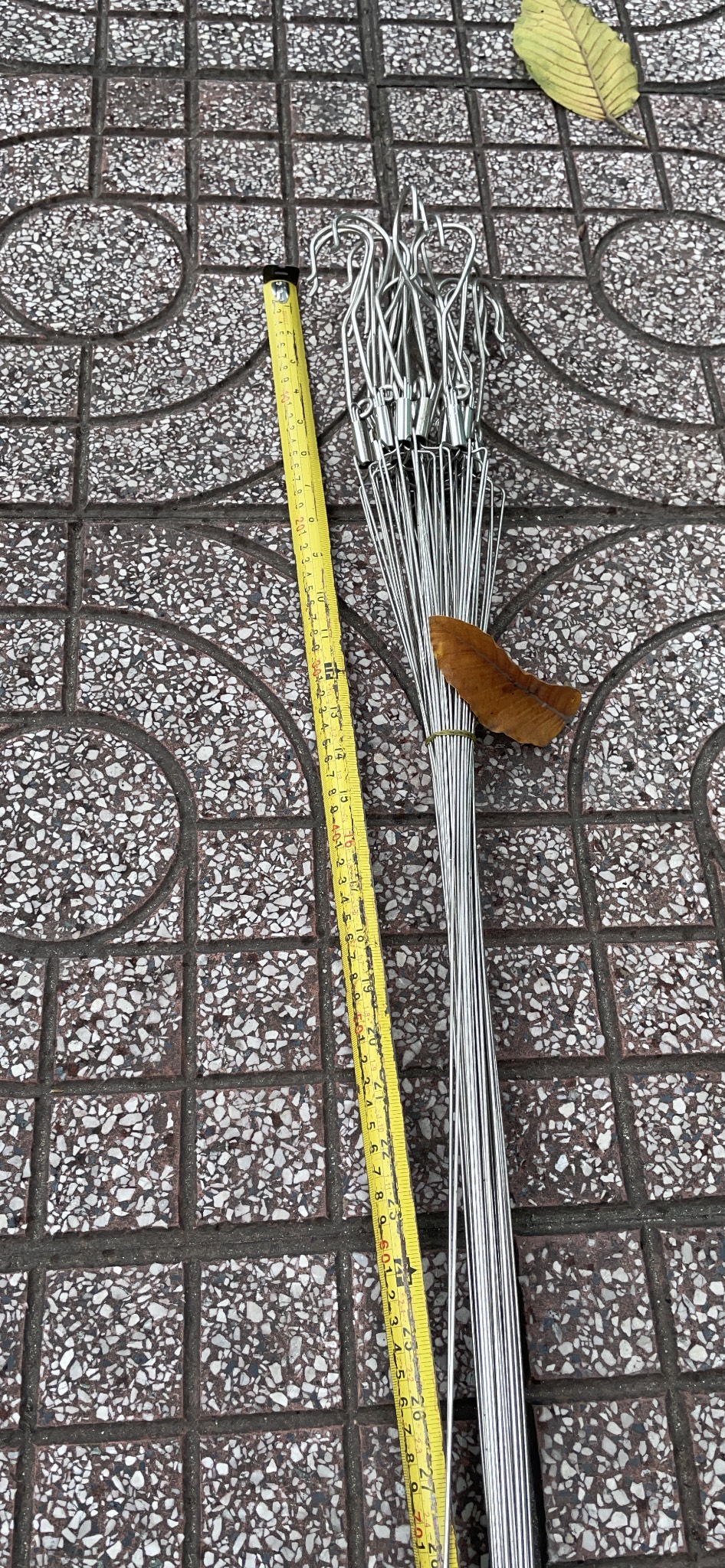 Bộ 10 móc treo chậu làm bằng INOX tdài 80 đến 1 mét