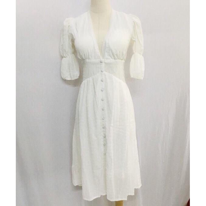 Đầm xốp trắng cổ V nút bọc có size