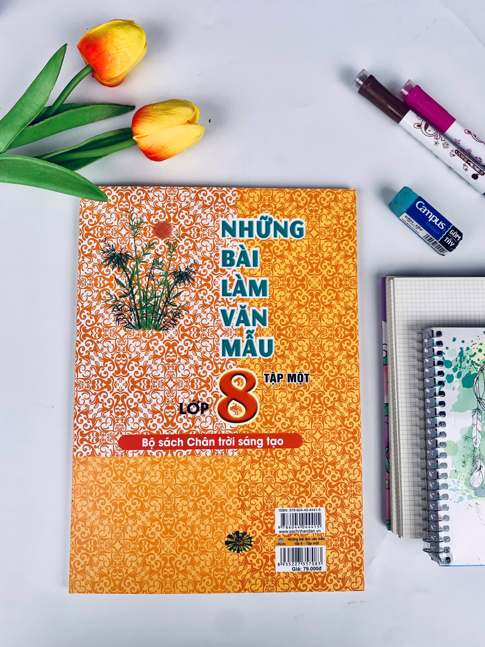 Sách - Những Bài Làm Văn Mẫu Lớp 8 - Chân Trời Sáng Tạo - ndbooks