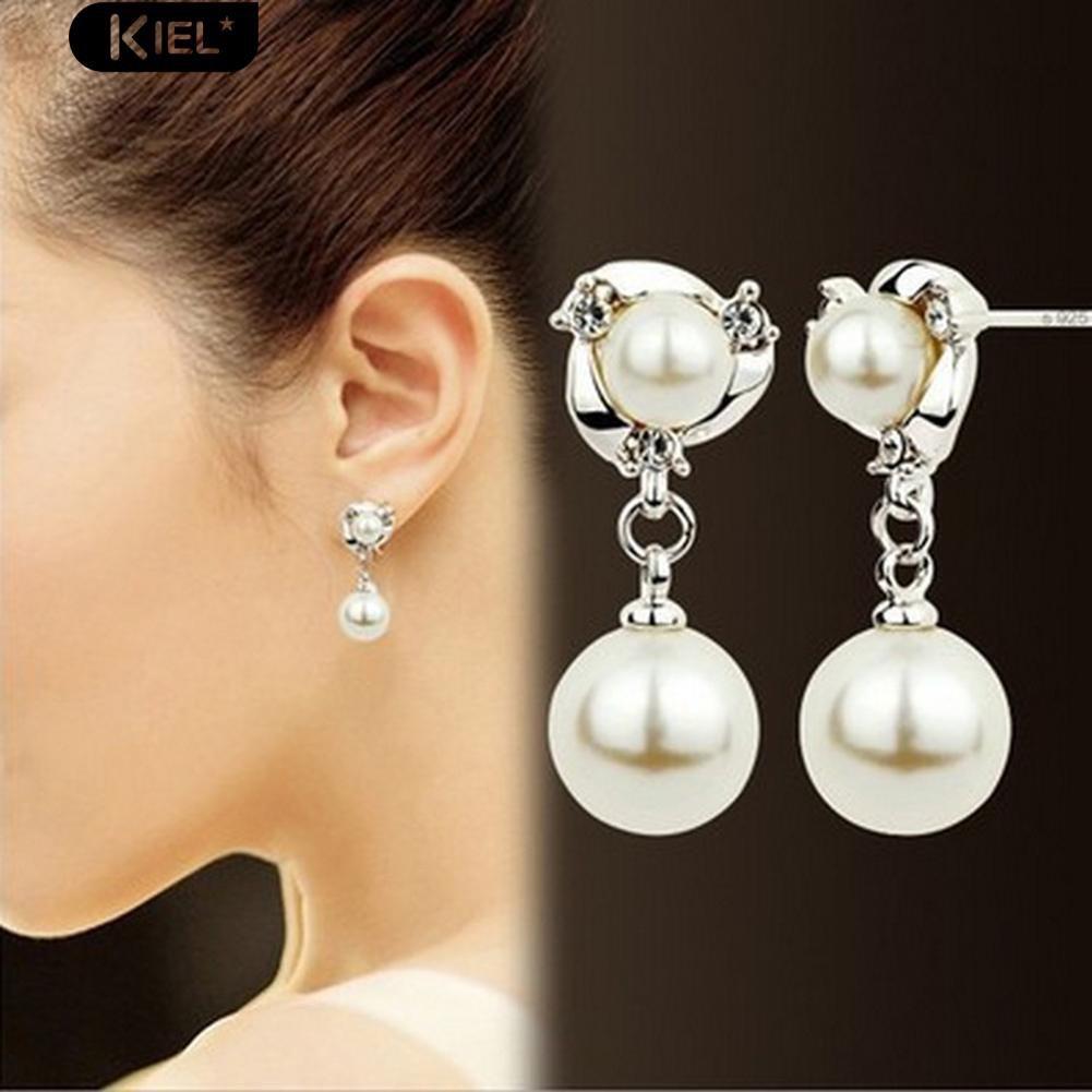 Đôi khuyên tai đính ngọc trai thiết kế duyên dáng