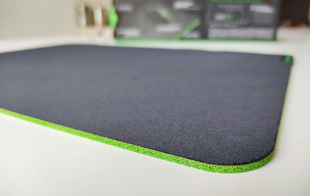 Miếng lót Chuột Razer Gigantus V2