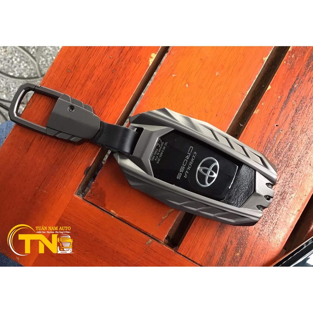 ỐP CHÌA KHÓA cho xe TOYOTA CROSS, CAMRY, FORTUNER, HỢP KIM ALUMINIUM CAO CẤP