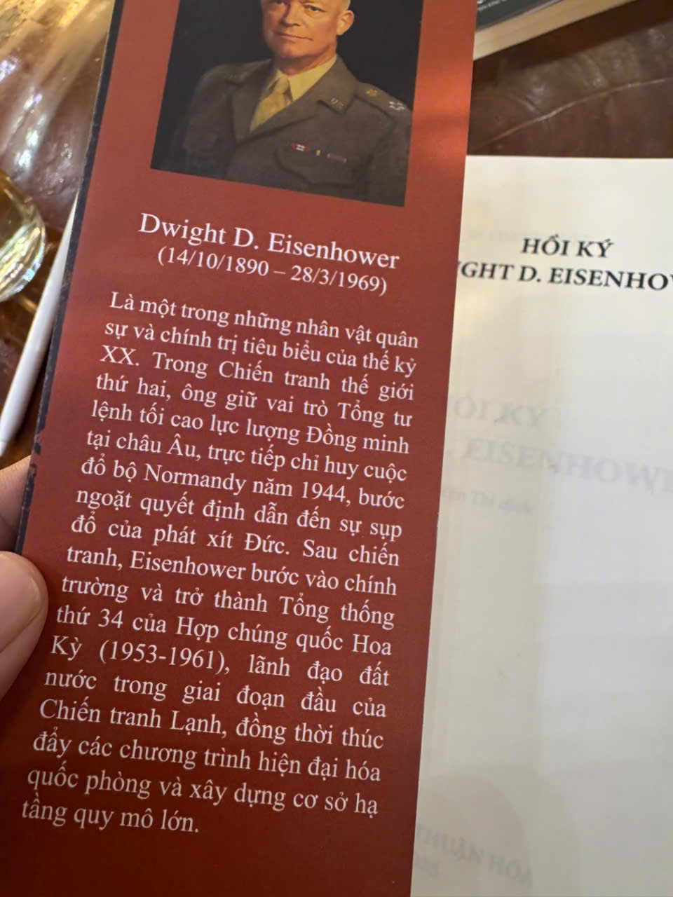 HỒI KÝ DWIGHT D. EISENHOWER – Sách Miền Trung