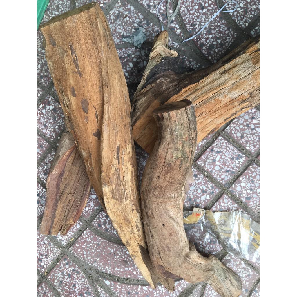Rễ gỗ nghiến ghép lan dài 25 đến 30 cm trọng lượng 4 kg