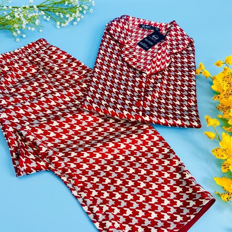 Bộ đồ Pyjama nữ, đồ mặc nhà lụa VILADY - B141 kiểu tay cộc quần dài họa tiết Ziczac chất liệu lụa Pháp (lụa latin) - Màu đỏ