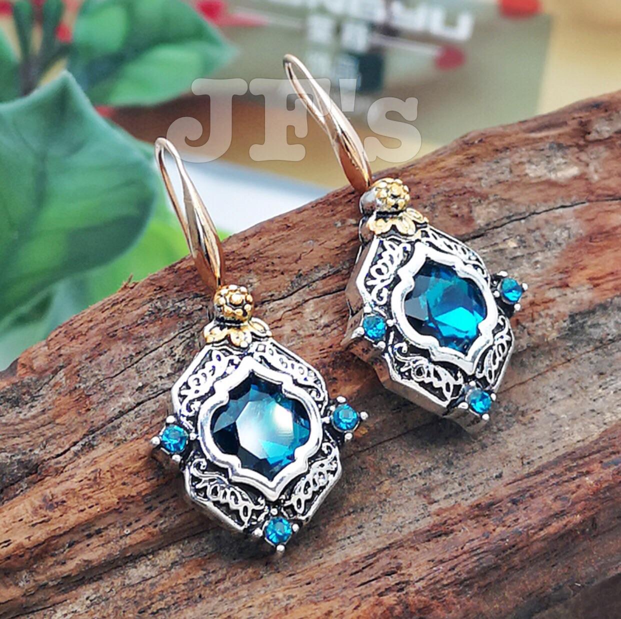 Hoa tai nữ - phong cách thời trang retro, bông tai nữ kiểu thả