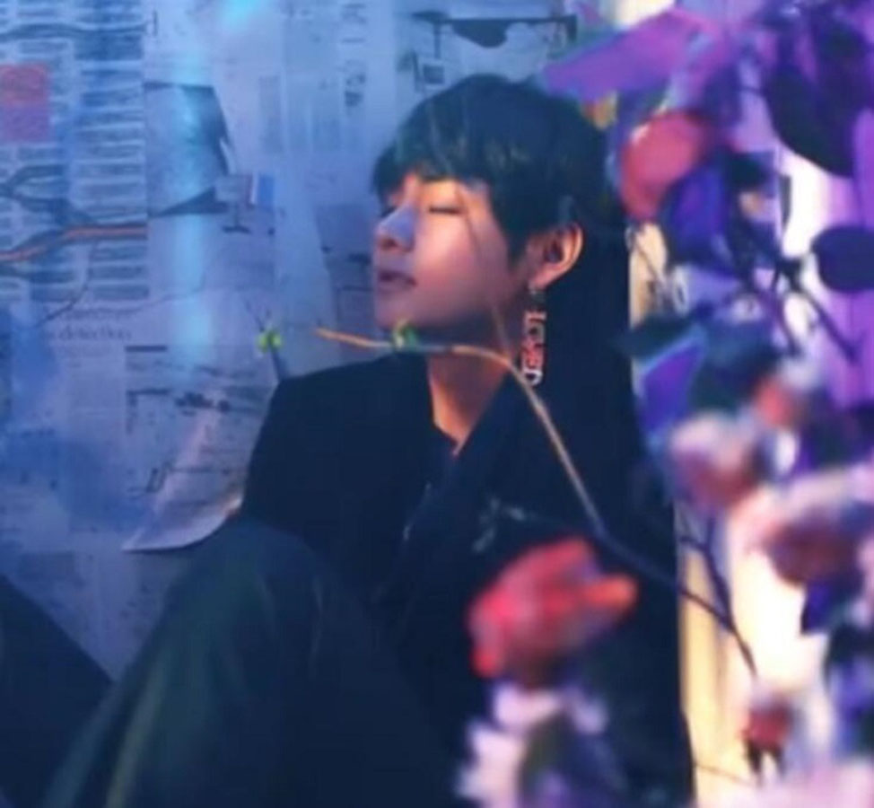 Bông tai chữ LOVE LOVEYOURSELF Her 1 bên