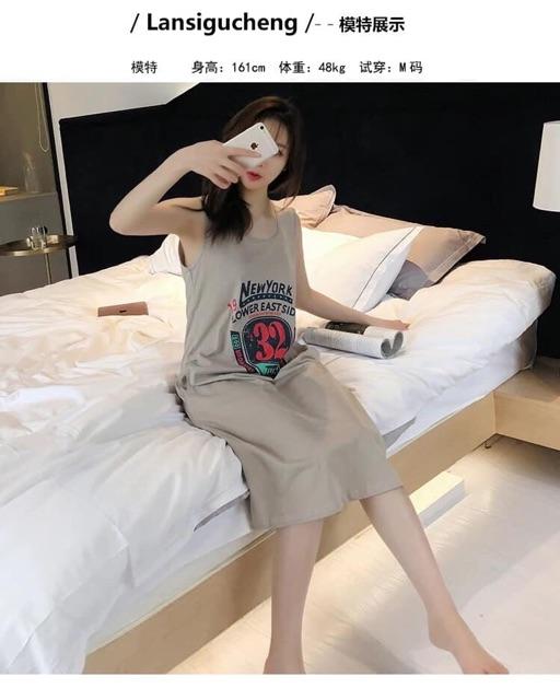 Váy ba lỗ chữ