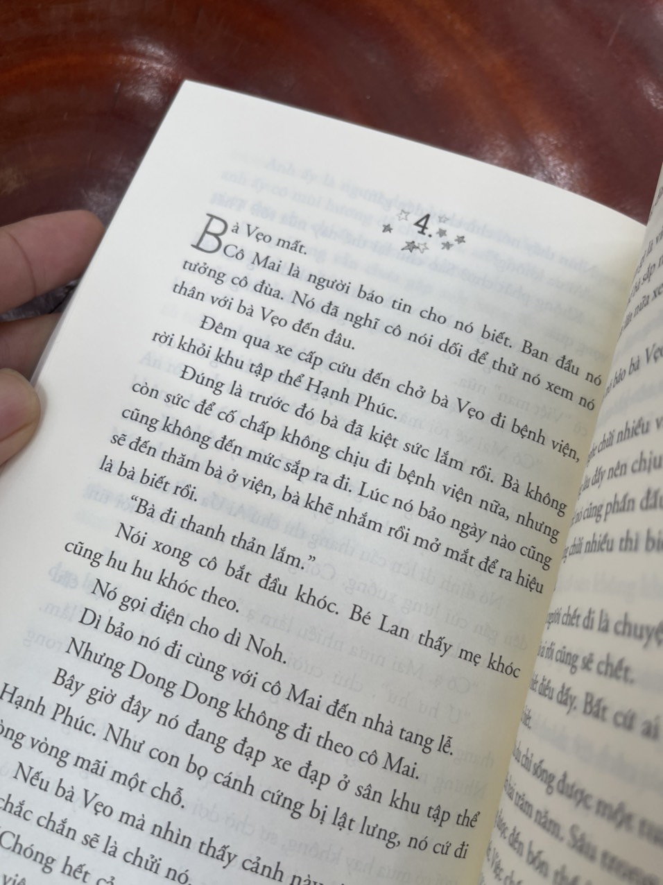 KHU TẬP THỂ HẠNH PHÚC - Cho Chang – In – Hoàng Phương, Kim Min Jung dịch - Nhã Nam - NXB Hội Nhà Văn