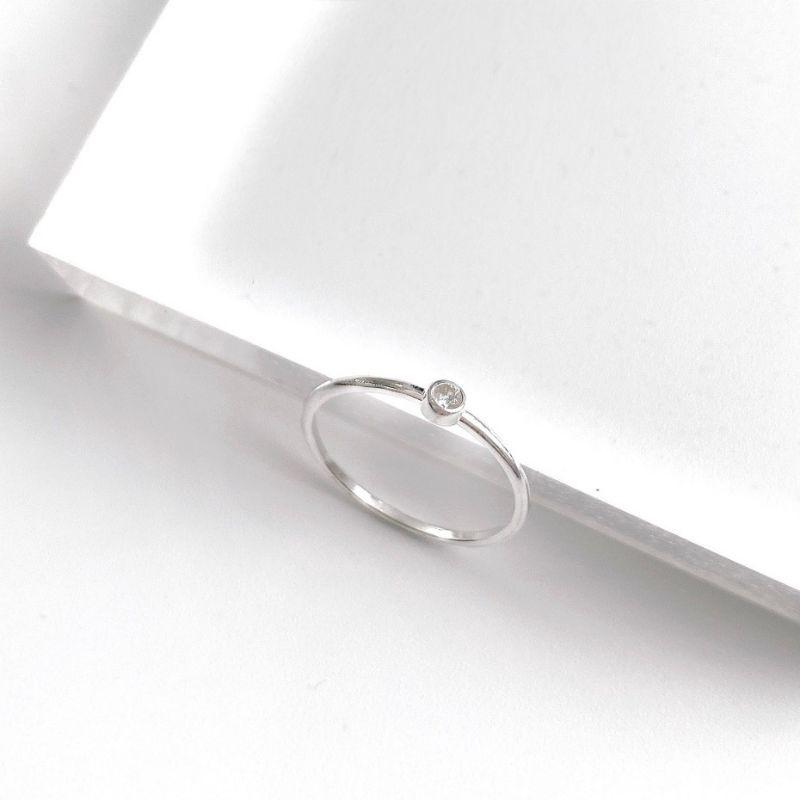Nhẫn bạc đính hột basic