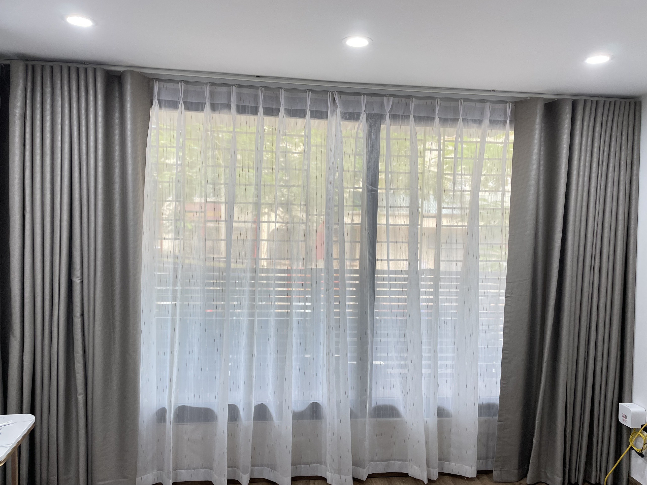 Rèm Vải Voan Họa Tiết Kẻ Kim Tuyến - Trang Trí Nhà Cửa - Decor Phòng Sang Trọng Cho Không Gian