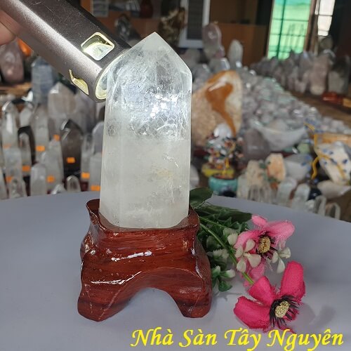 Đá tinh thể thạch anh trắng trong suốt tự nhiên phong thủy giúp cải thiện vận may, tài lộc T270 nặng 240gr kích thước 12.5x4 – vật phẩm phong thủy may mắn