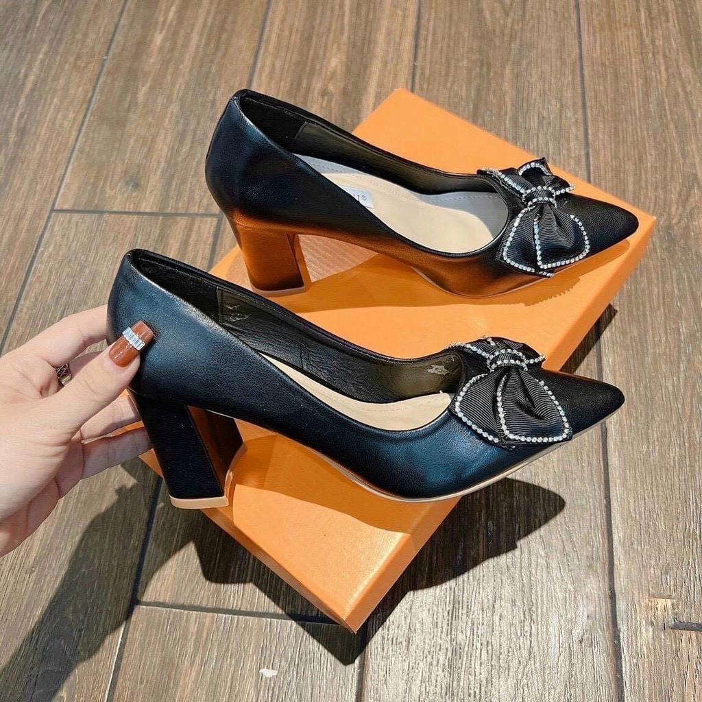 Giày cao gót mũi nhọn nơ viền hạt gót trụ vuông - 7P
