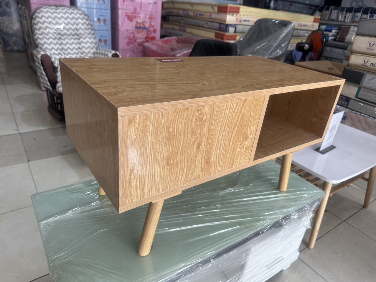 Bàn trà sofa hộc kéo MDF Juno Sofa giá rẻ, tiện lợi - tặng kèm bàn cho DH sofa 6T áp dụng kv HCM - HN được tư vấn quà tặng khác