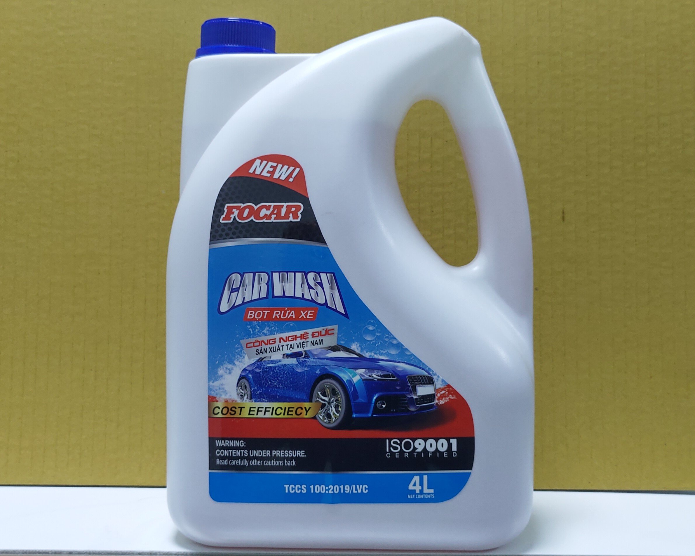 Nước rửa xe bọt tuyết  đậm đặc Car Wash Foam FOCAR 4L - dưỡng bóng bảo vệ màu sơn, tỷ lệ pha 1:70 siêu tiết kiệm, hệ chất dưỡng bóng vỏ sơn  Polymer  kép, PH trung tính