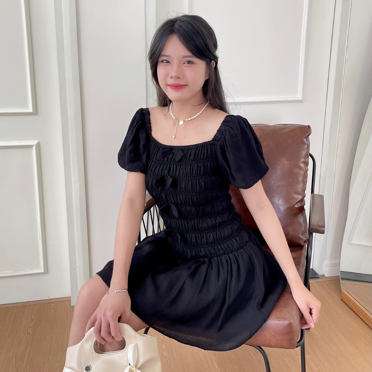 Đầm nữ đầm ngắn nữ tính chất liệu co dãn tốt đính nơ trước Charley Miều Est.2013