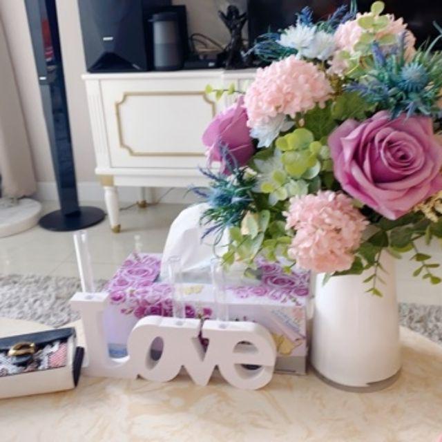 Combo Kệ gỗ LOVE đủ màu tặng 3 lọ hoa