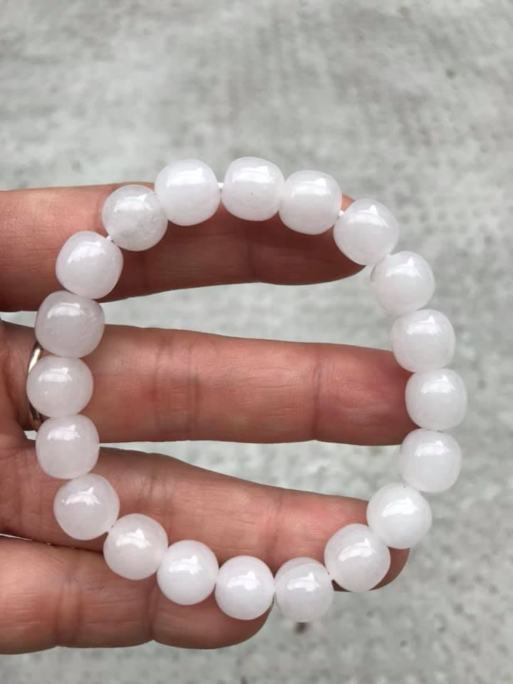 Vòng Tay Phong Thủy May Mắn Đá Ngọc Hoà Điền TRẮNG Tự Nhiên Size 9,5mm Màu Trắng Ngọc bóng đẹp Nữ mệnh Kim mệnh Thủy ạ