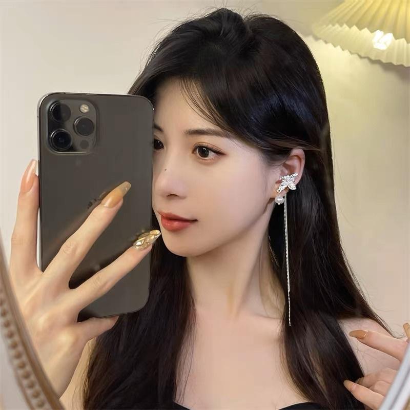 Hoa tai gài đính hạt cá tính - Arora boutique