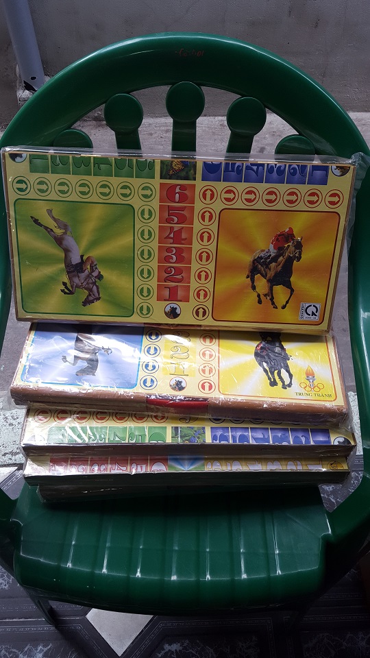 Bộ đồ chơi cờ cá ngựa lớn Trung Thành - Kích thước Ngang 42cm - Dọc 44cm