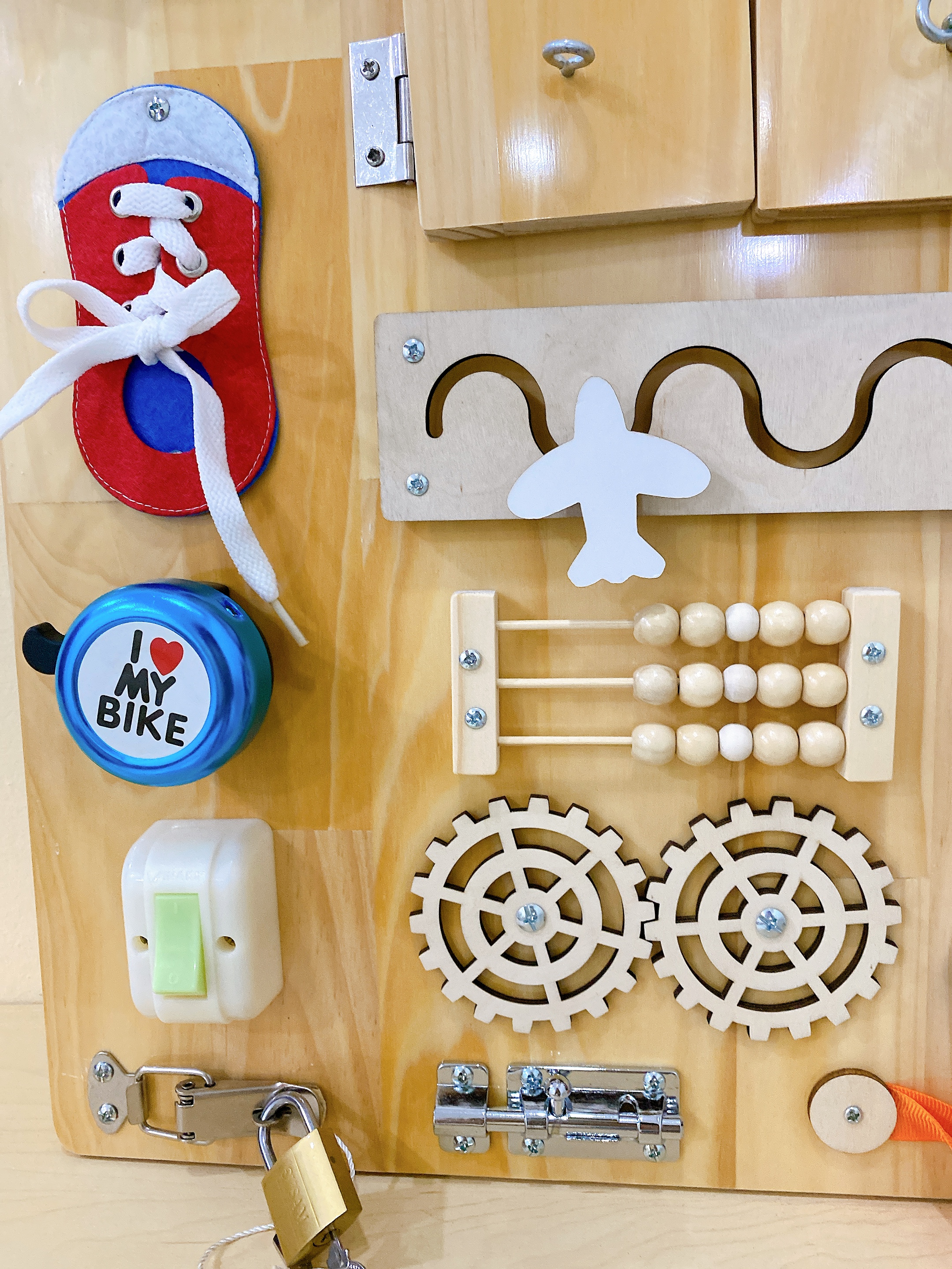 Busy Board Bảng Bận Rộn Ngôi Nhà Đồ Chơi Thông Minh Cho Bé Giáo Cụ Montessori