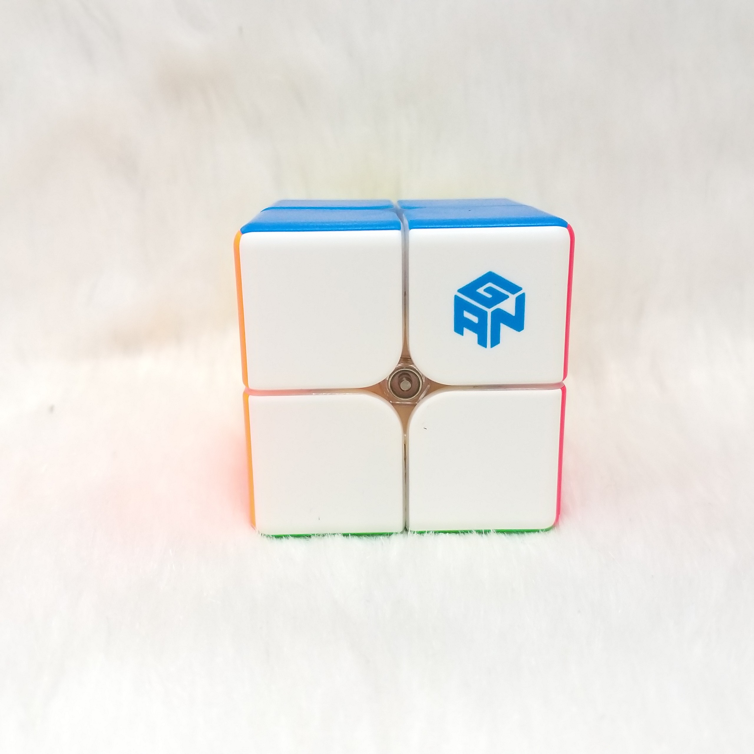 Rubik 2x2 GAN 249 V2 M Stickerless hiệu Gan