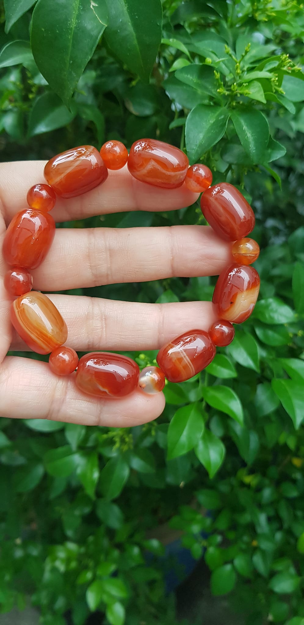 Vòng tay nữ đá mã não đỏ vân phối kiểu hạt thống hạt tròn size hạt 13mm Màu đỏ đậm nhạt vân tự nhiên nữ mệnh hoả mệnh thổ đeo may mắn rẻ xinh đẹp ạ