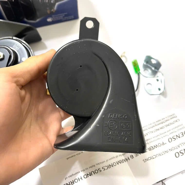 Bộ 2Còi Sên Âm Lớn Lắp Cho ÔTo XeMáj – Cảnh Báo An Toàn, Nhỏ Gọn Mà Mạnh Mẽ, móc khóa