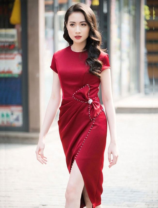 Đầm ôm cổ tròn tay ngắn tà xéo dự tiệc | đi làm