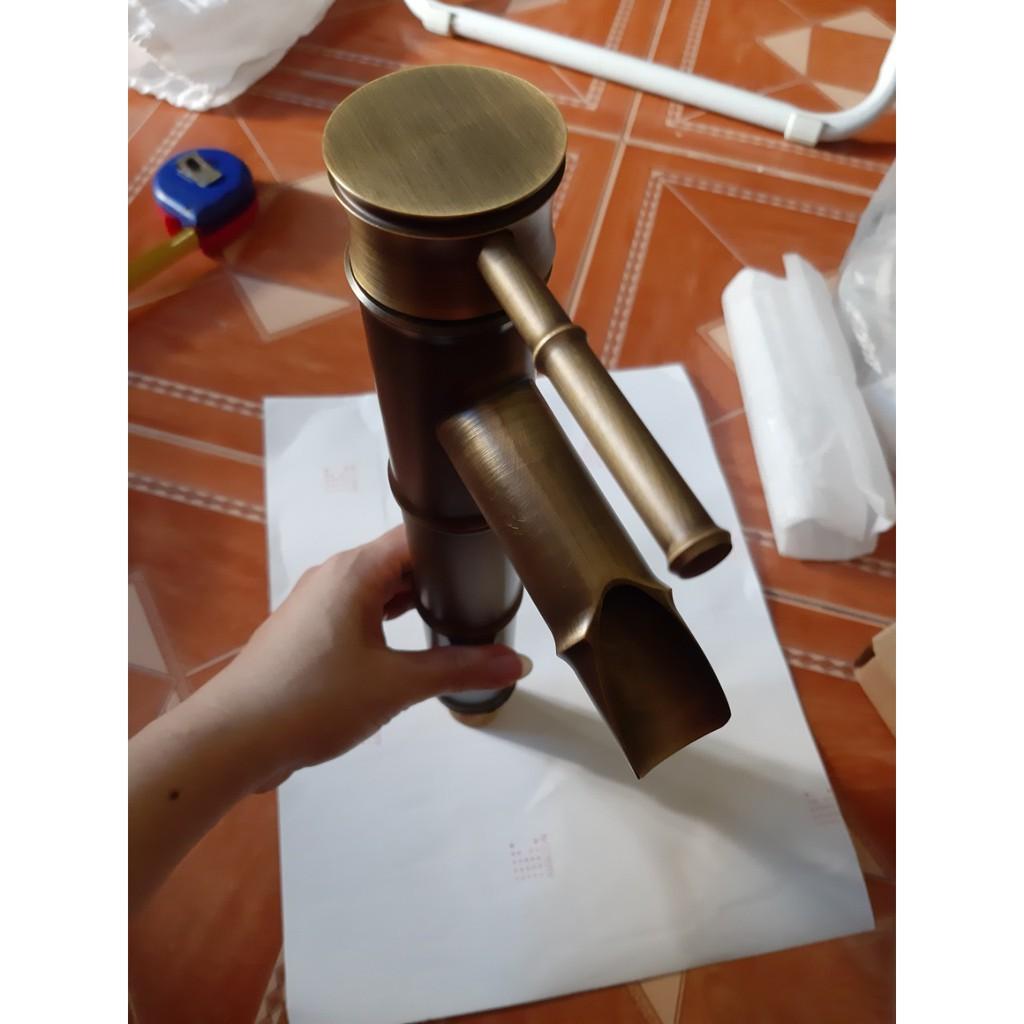 Vòi Lavabo Đồng Cổ Điển Trúc Nóng Lạnh