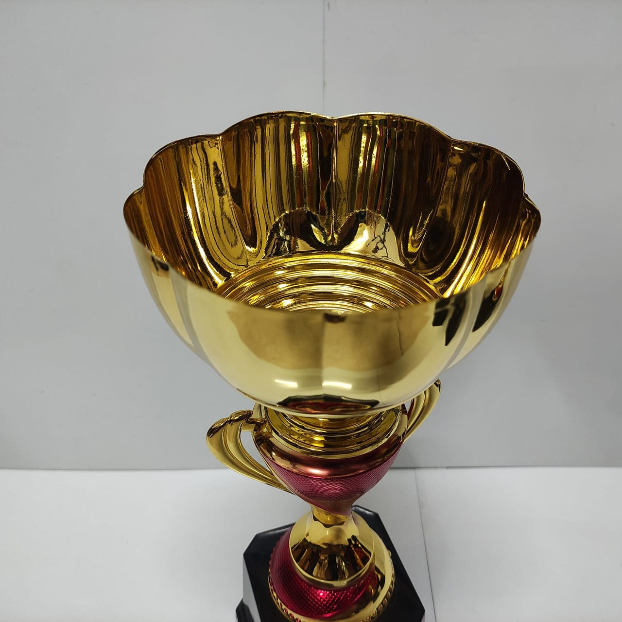 Cup thể thao 5797 kim loại cao cấp mạ màu bạc bóng thẩm mỹ phù hợp với mọi giải đấu