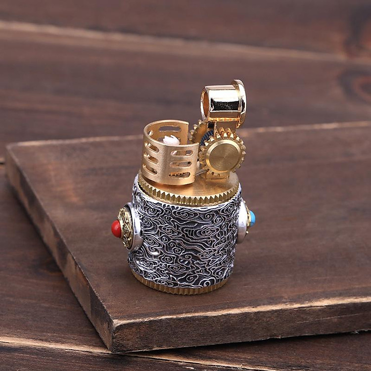 Vỏ Hột Quẹt Bật Lửa Zorro Z583A Thiết Kế Độc Lạ Với Hoa Văn Cổ Nổi Màu Bạc - Dùng Xăng Đá Cao Cấp
