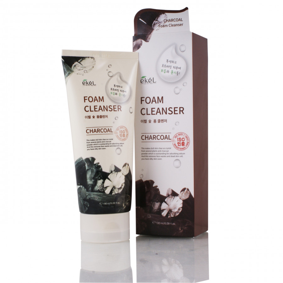 Sữa rửa mặt than tre Ekel Charcoal Foam Cleanser