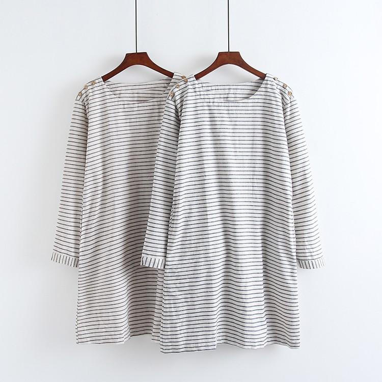 VÁY MORI SỌC NGANG ĐÍNH NÚT GỖ Ở VAI CÓ TÚI