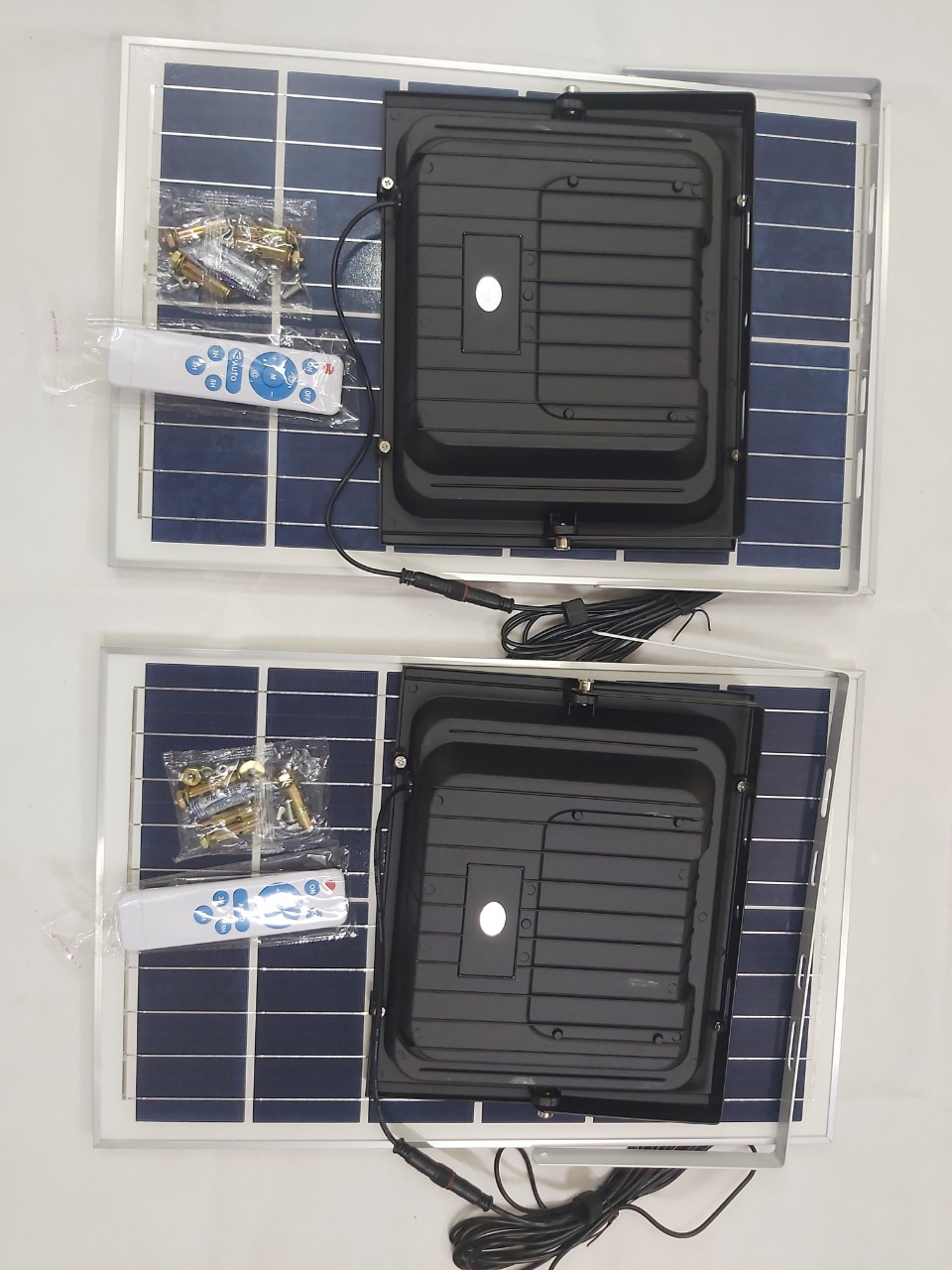 Đèn pha led năng lượng mặt trời DK308 50W