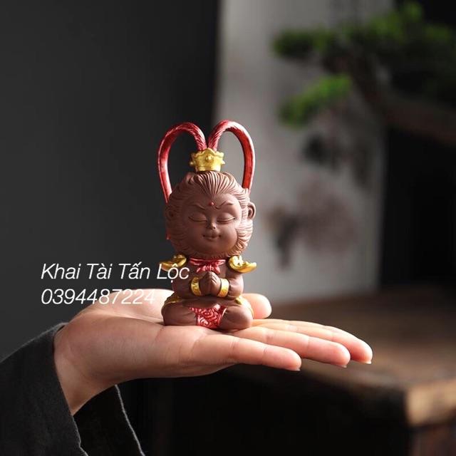 Tượng Tôn Ngộ Không râu cong gốm tử sa kèm gậy như ý