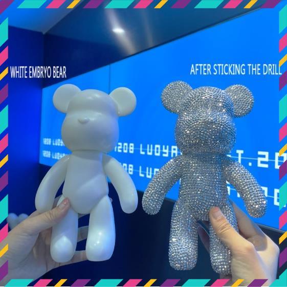 Gấu đính đá Bearbrick handmad cao cấp cho mọi lứa tuổi,size 23cm và 10cm