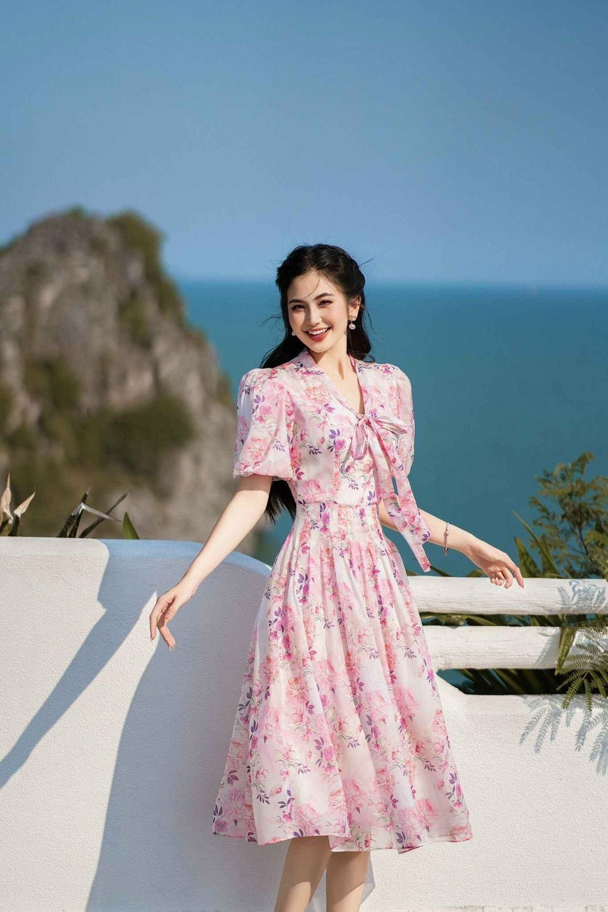 ĐẦM VOAN TAY PHỒNG CỘT NƠ CỔ MÀU Y HÌNH
